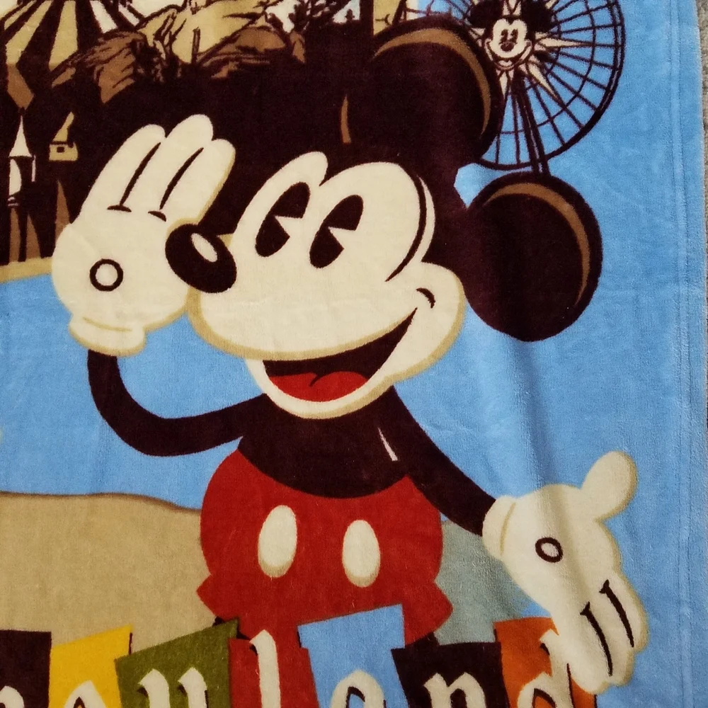 Disney Parks WELCOME TO DISNEYLAND Mickey Blue Fleece Throw Blanket
